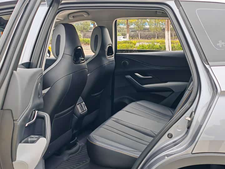 Фото 8 - BYD Sea Lion 05 DM-i Hybrid