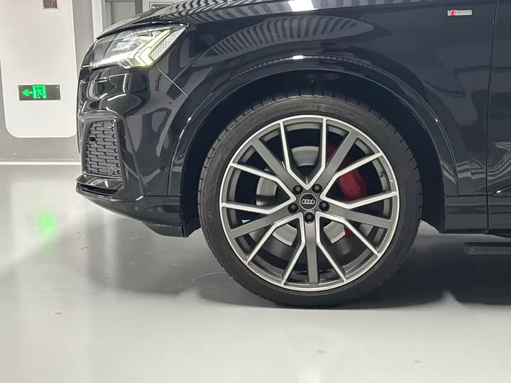 Фото 5 - Audi Q7