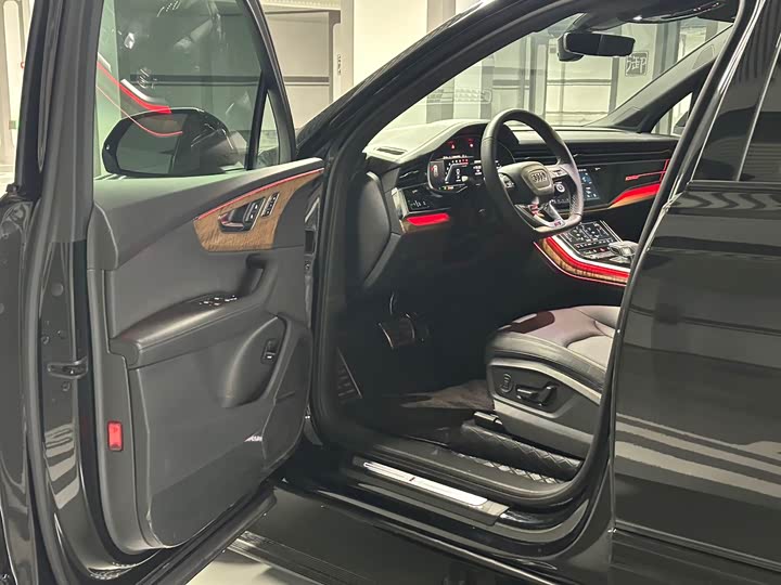 Фото 7 - Audi Q7