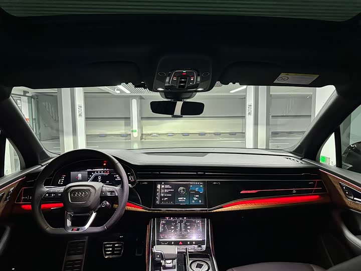 Фото 8 - Audi Q7