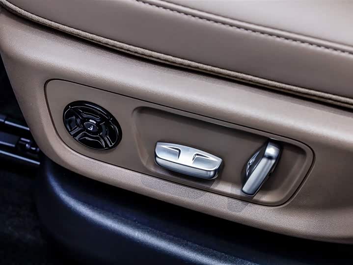 Photo 8 - LiXiang L6