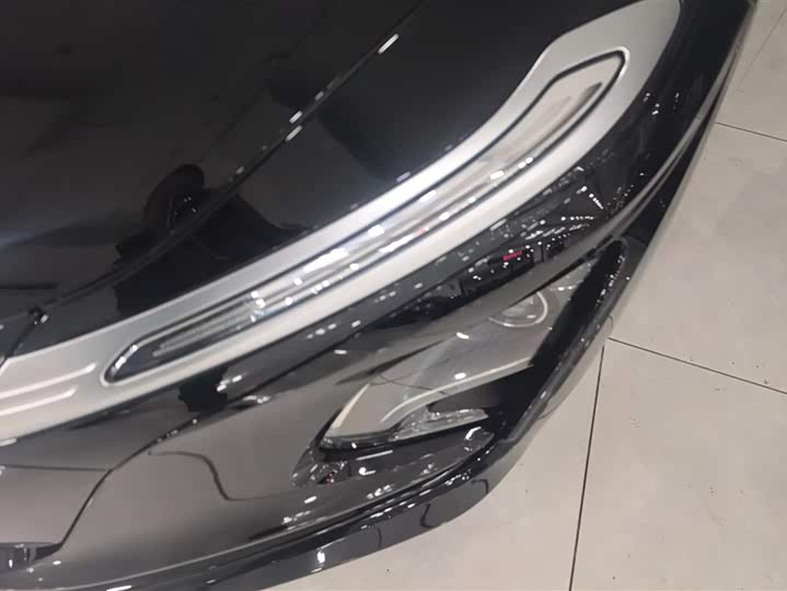 Фото 5 - Hongqi E-QM5