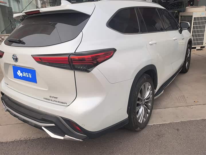 Фото 3 - Toyota Highlander