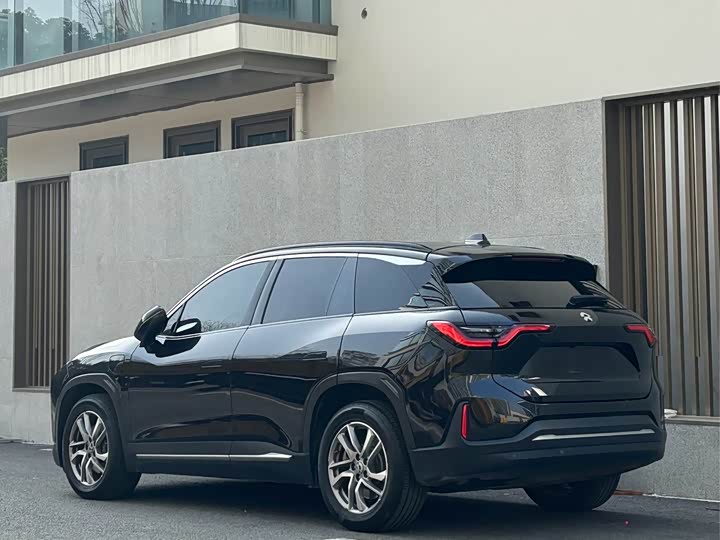 Фото 6 - Nio ES6