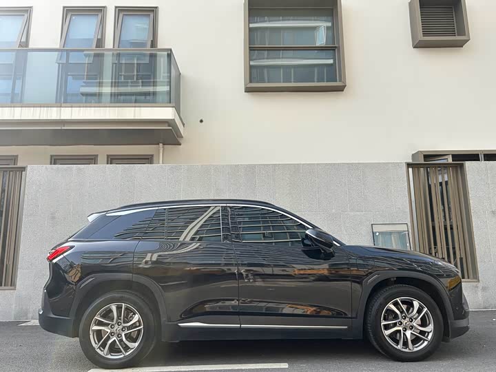 Фото 7 - Nio ES6