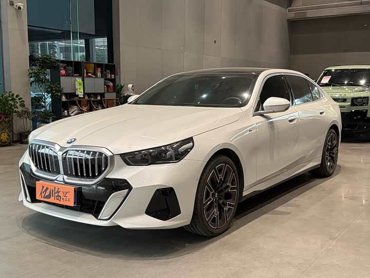 Фото 1 - BMW 5 Series