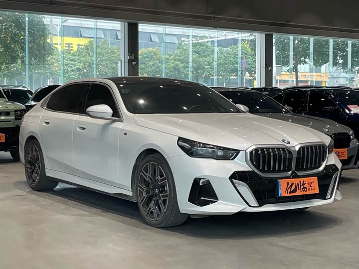 Фото 3 - BMW 5 Series