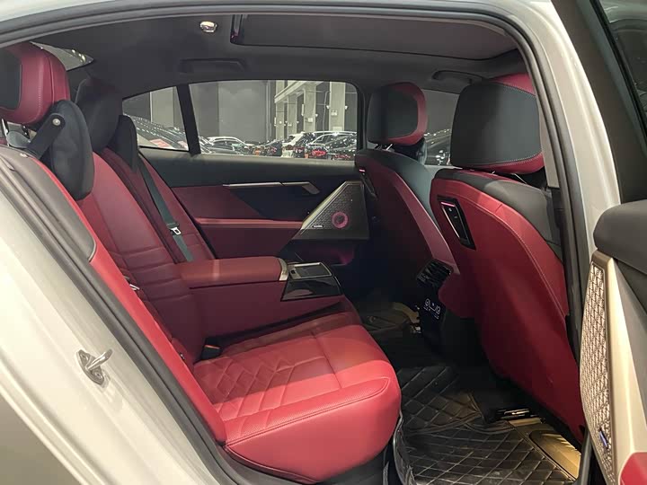 Фото 6 - BMW 5 Series