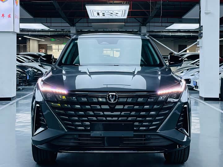 Фото 2 - Changan UNI-Z