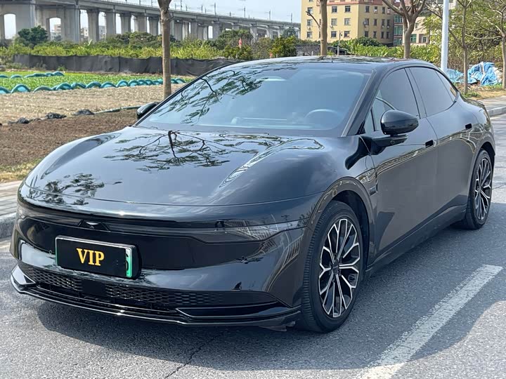 Фото 1 - Zeekr 007