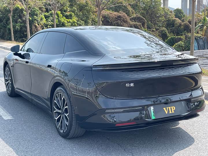 Фото 4 - Zeekr 007