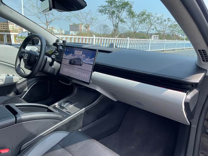 Фото 7 - Zeekr 007