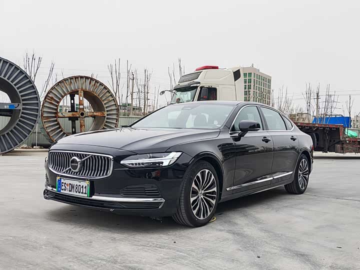 Фото 1 - Volvo S90 Hybrid