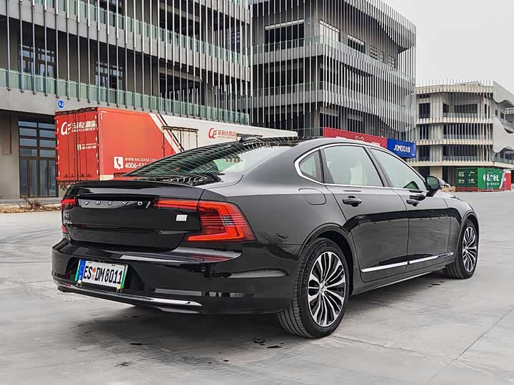 Фото 9 - Volvo S90 Hybrid