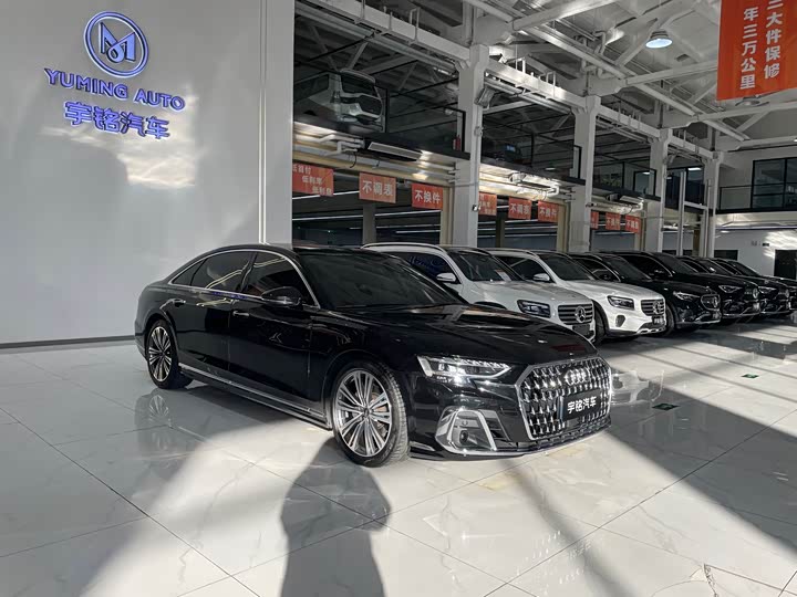 Фото 7 - Audi A8