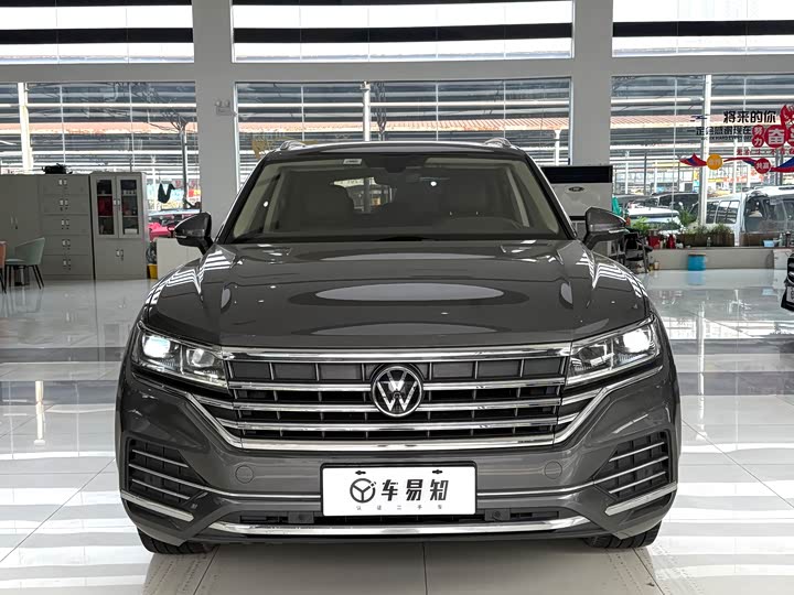 Фото 2 - Volkswagen Touareg