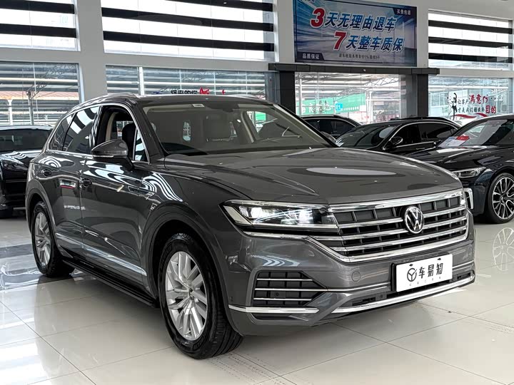 Фото 3 - Volkswagen Touareg