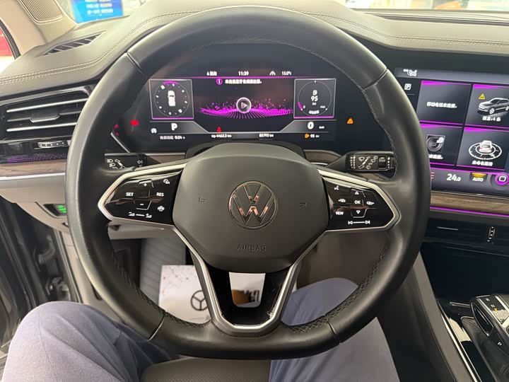 Фото 7 - Volkswagen Touareg