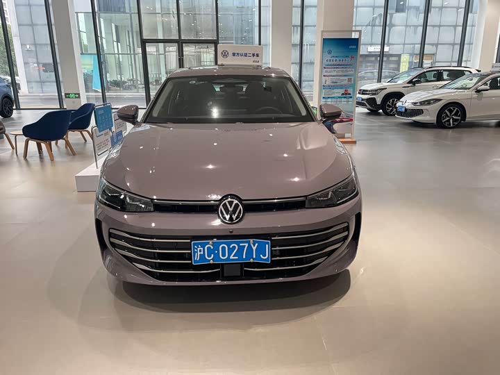 Фото 2 - Volkswagen Passat