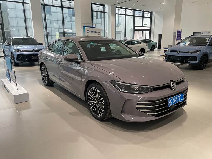 Фото 3 - Volkswagen Passat