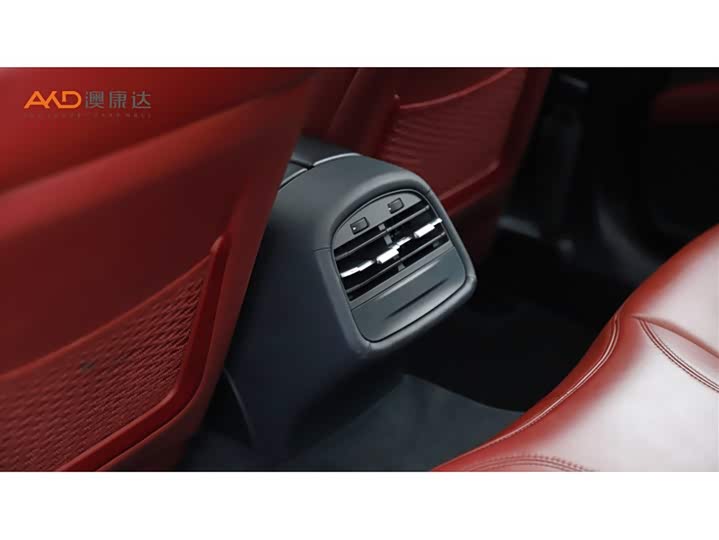 Фото 9 - Maserati Ghibli