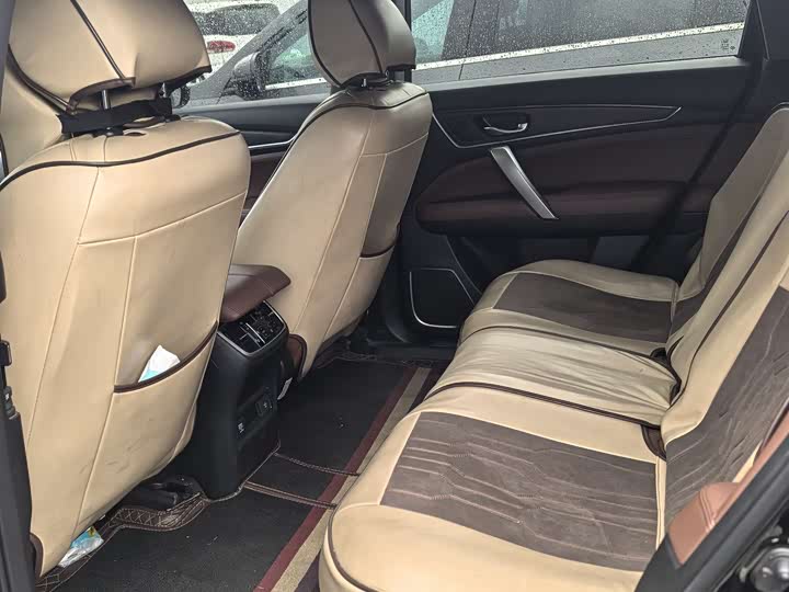 Фото 6 - Honda UR-V