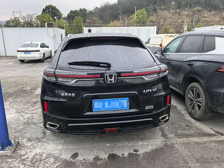 Фото 8 - Honda UR-V