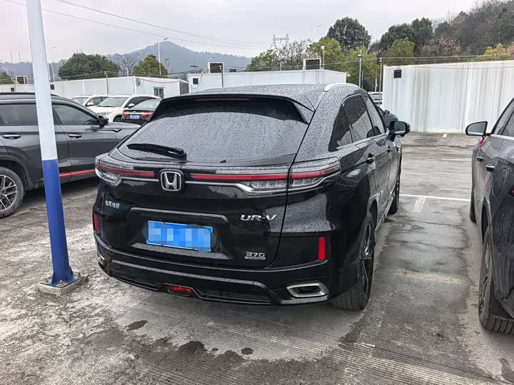 Фото 9 - Honda UR-V