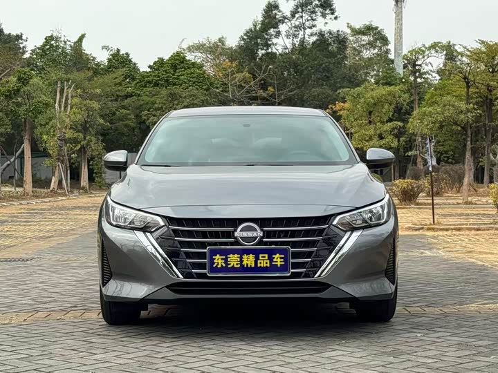 Фото 2 - Nissan Sylphy