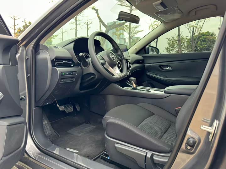 Фото 4 - Nissan Sylphy