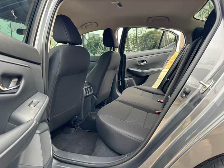 Фото 6 - Nissan Sylphy