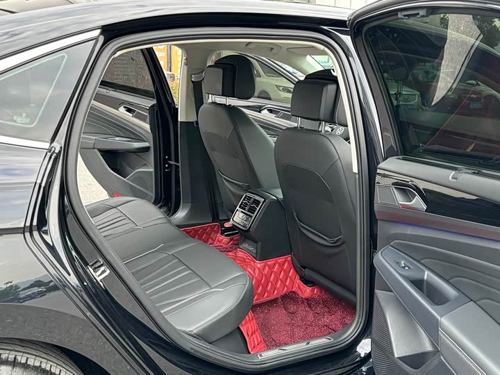 Фото 7 - Volkswagen Passat