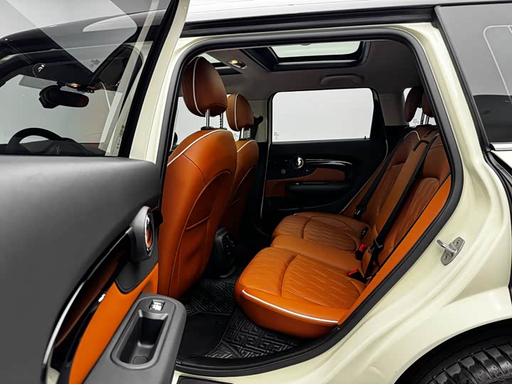 Фото 8 - Mini Clubman