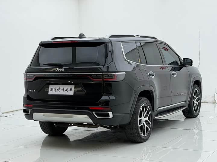 Фото 5 - Jeep Grand Commander