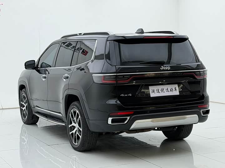 Фото 7 - Jeep Grand Commander