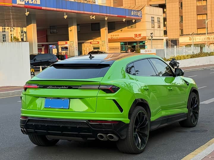 Фото 6 - Lamborghini Urus