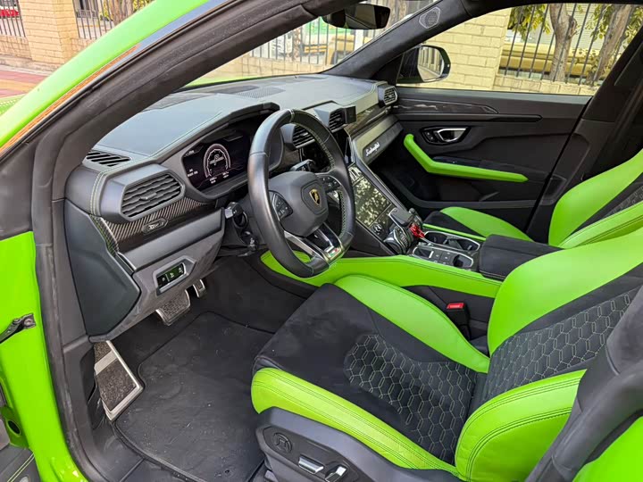 Фото 7 - Lamborghini Urus