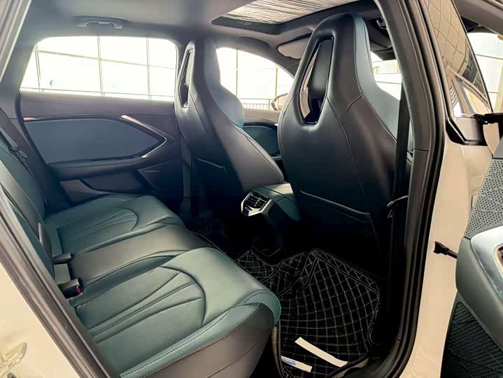 Фото 7 - MG Motor 7