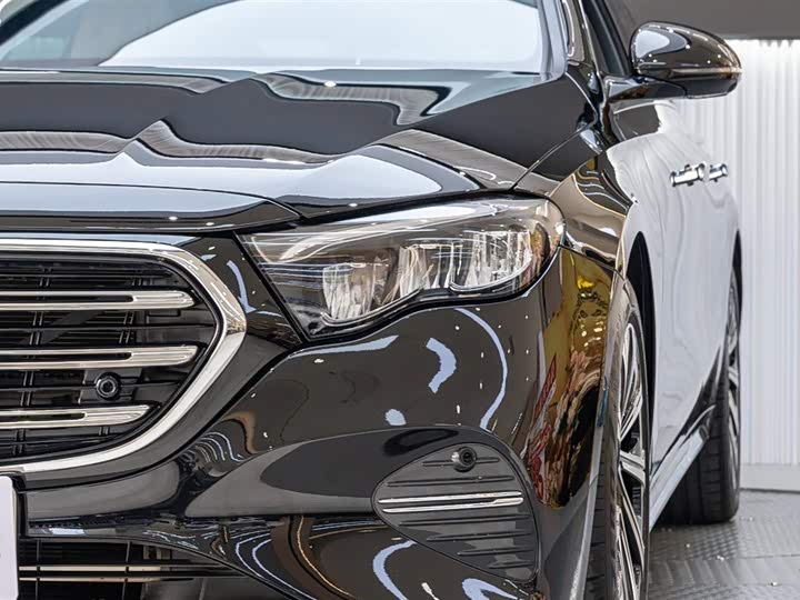 Photo 6 - Mercedes-Benz E-Class