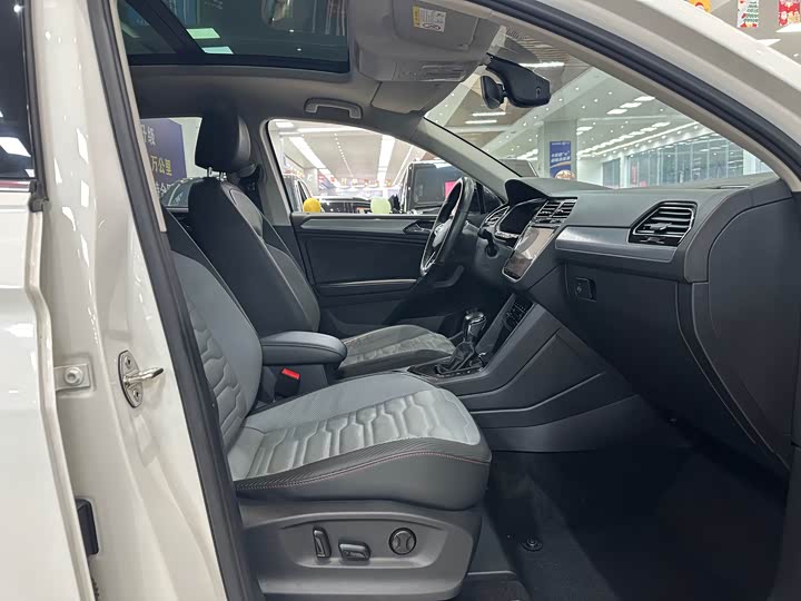 Фото 7 - Volkswagen Tiguan X