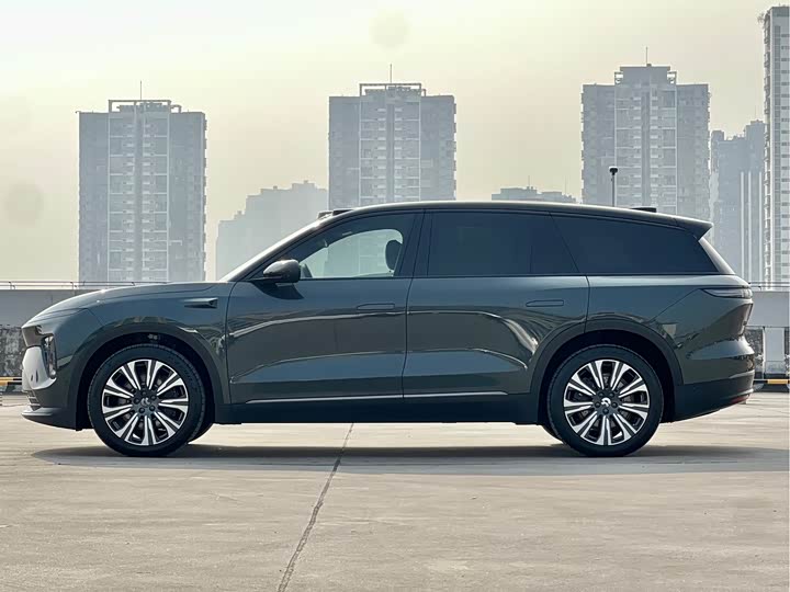 Фото 2 - Nio ES8