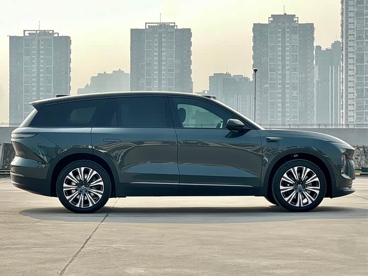 Фото 6 - Nio ES8