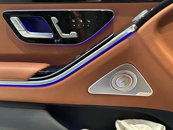 Фото 7 - Mercedes-Benz S-Class