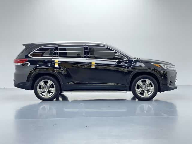 Фото 8 - Toyota Highlander