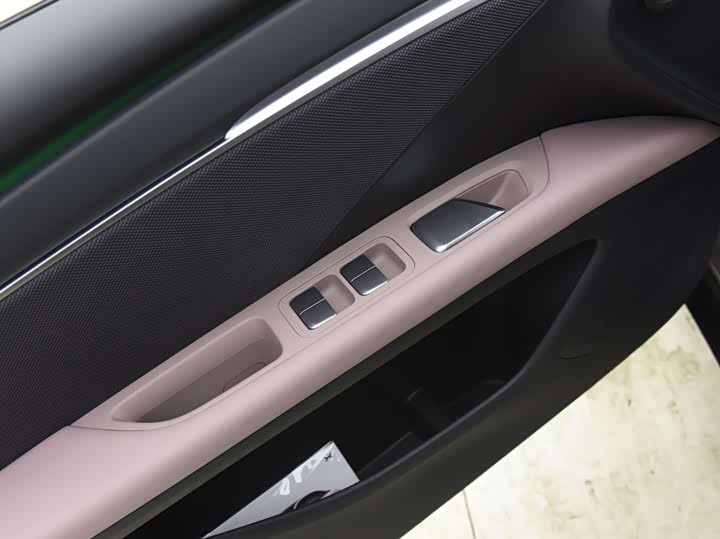 Фото 8 - XPeng Mona M03