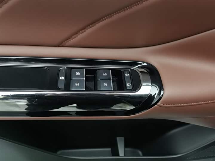 Фото 9 - GAC Trumpchi E8