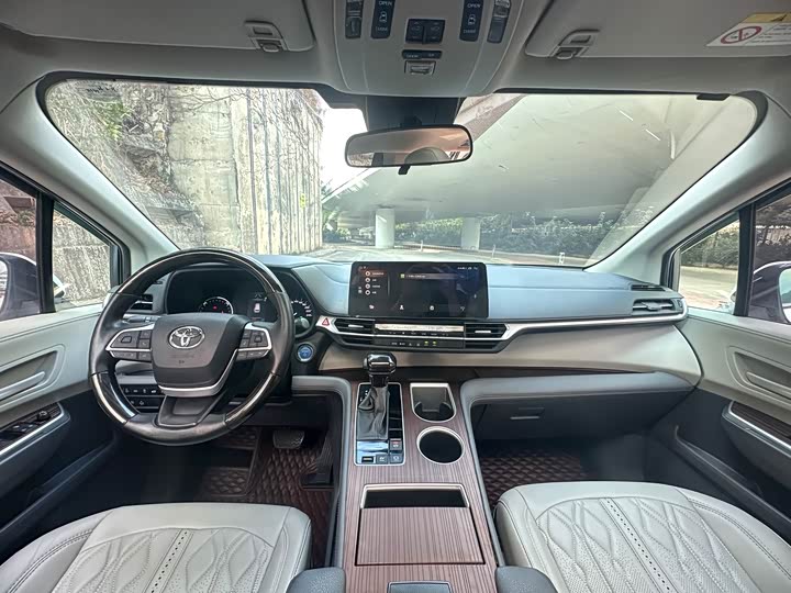 Фото 4 - Toyota Sienna