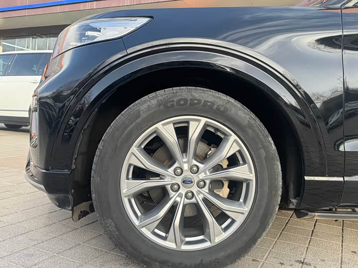 Фото 5 - Ford Explorer