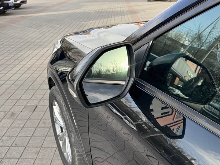 Фото 6 - Ford Explorer