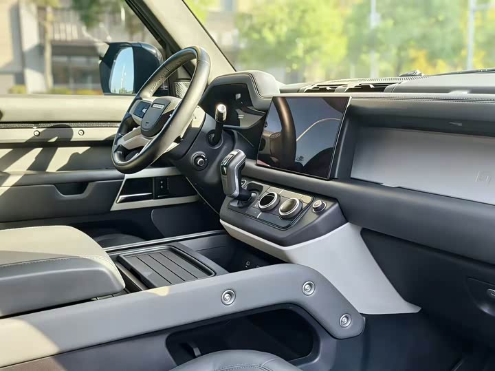 Фото 9 - Land Rover Defender